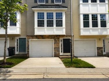 23092 FONTWELL SQUARE, STERLING, VA 20166