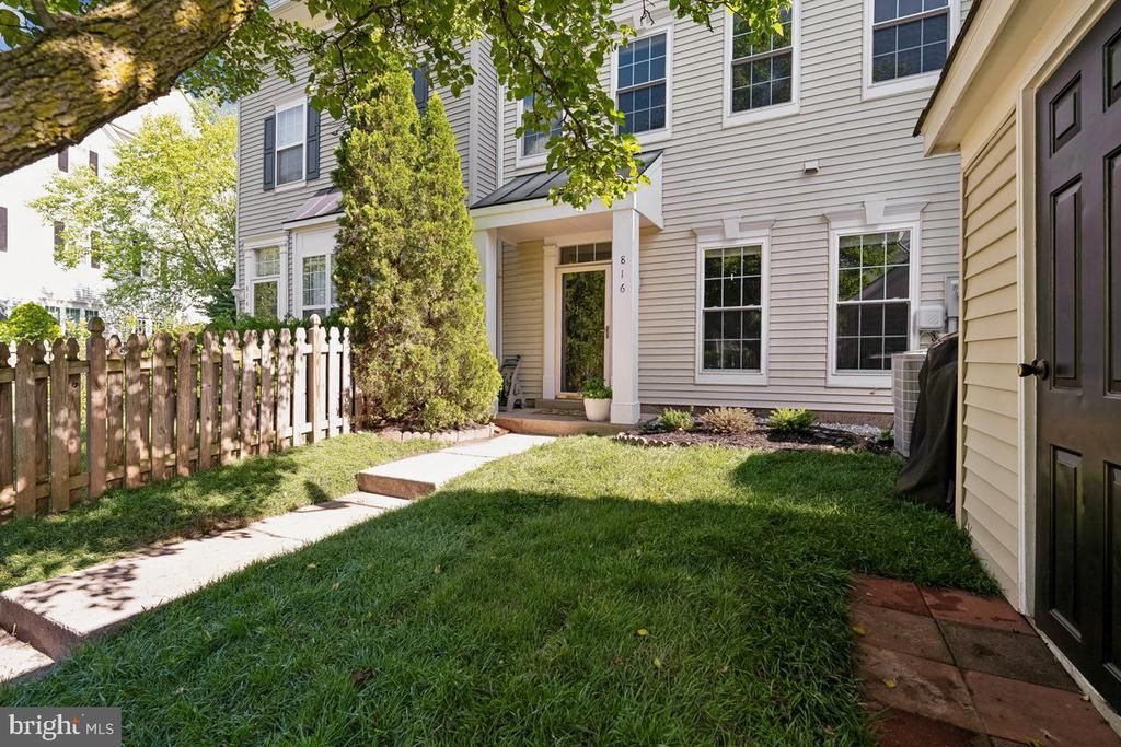 816 ESTUARY DRIVE , ODENTON, MD 21113