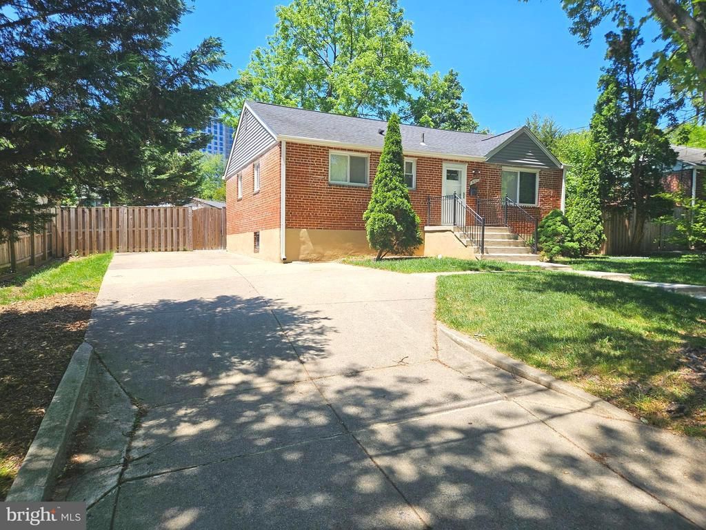 11102 BUCKNELL DRIVE , SILVER SPRING, MD 20902