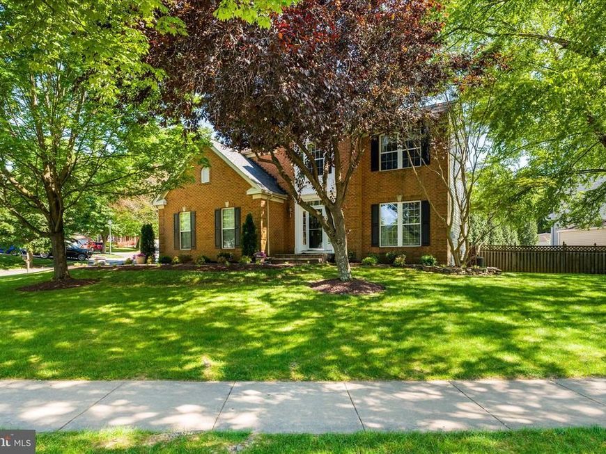 8 Royal Crown Court , Germantown, MD 20876 Main Photo