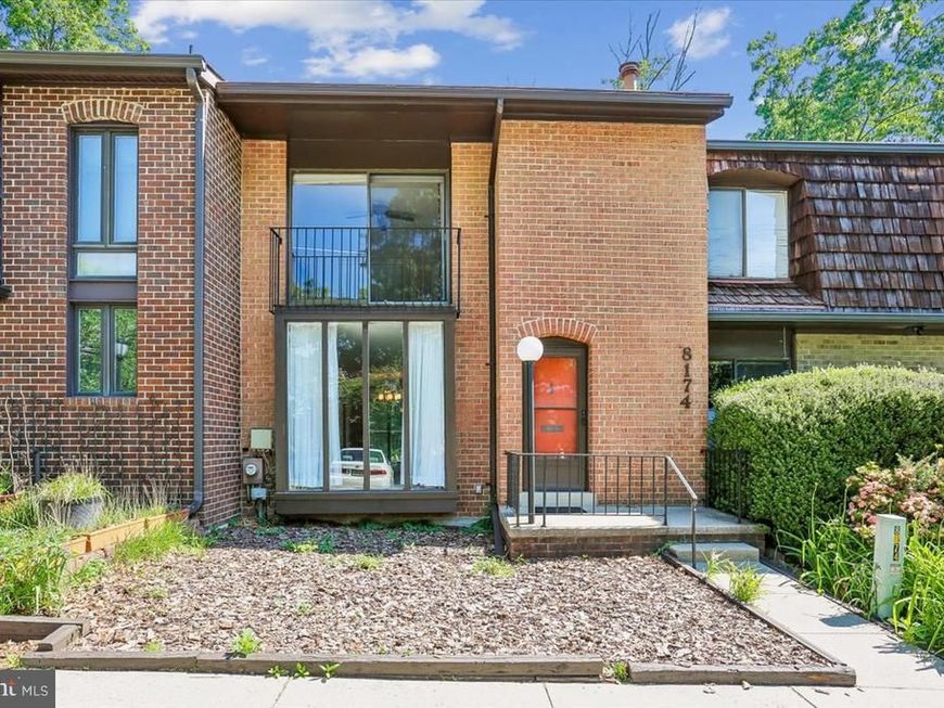 8174 Inverness Ridge Road, Potomac, MD 20854 Main Photo