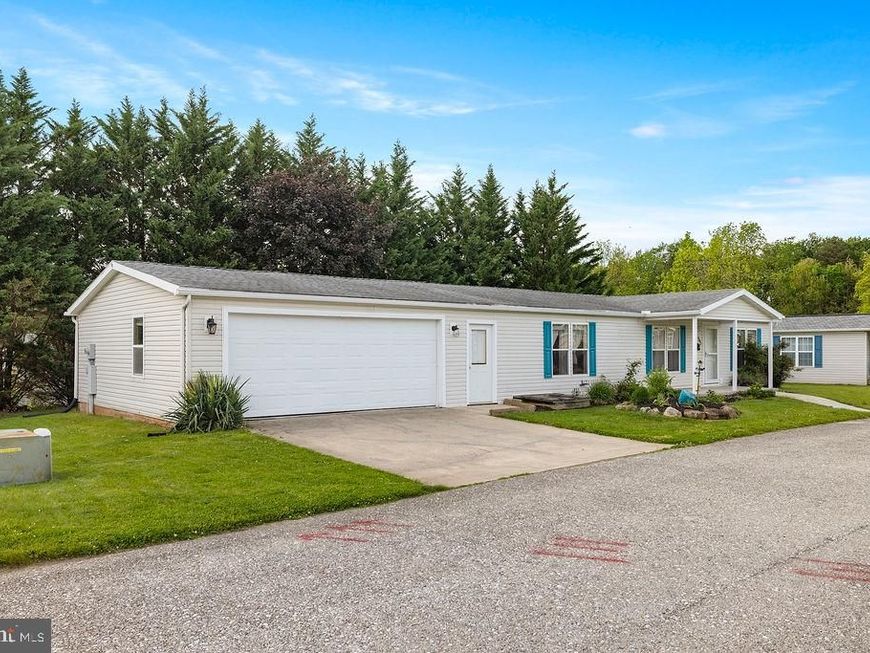602 Pine Tree Lane , Abbottstown, PA 17301 Main Photo