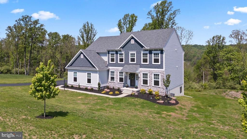185 OAK GROVE ROAD , MORGANTOWN, PA 19543