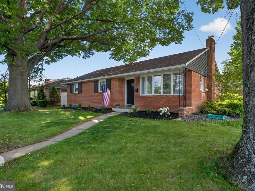 26 E Cedar Street, Fleetwood, PA 19522 Main Photo
