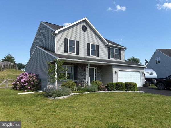 18 ALBANS COURT , BERNVILLE, PA 19506