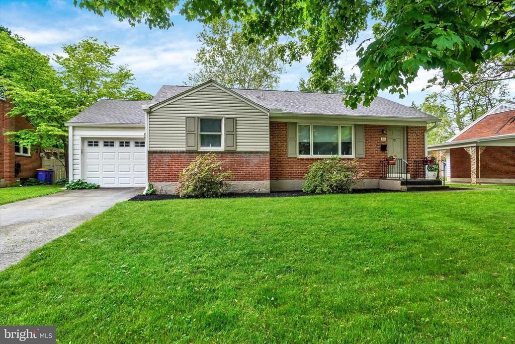 304 E Coover Street, Mechanicsburg, PA 17055 Main Photo
