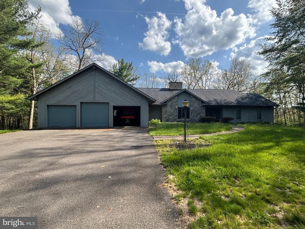 108 YOST DRIVE , SPRING MILLS, PA 16875