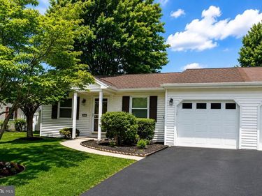 2021 BRENTWOOD DRIVE, MIDDLETOWN, PA 17057