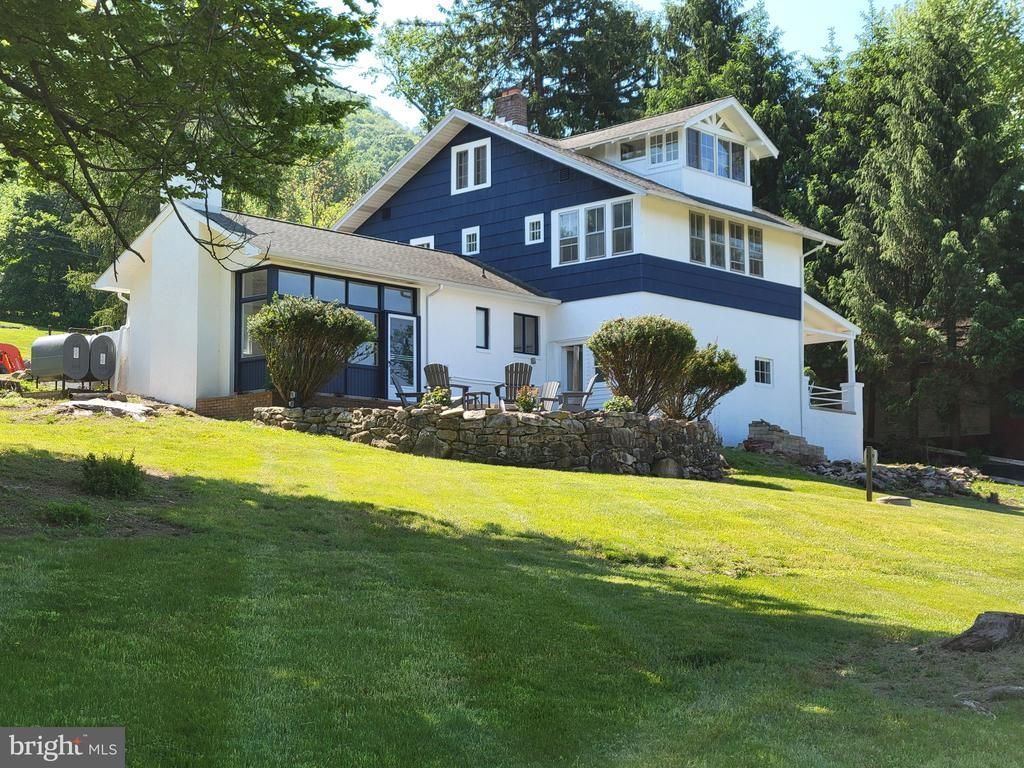 15 HILLSIDE ROAD , DAUPHIN, PA 17018