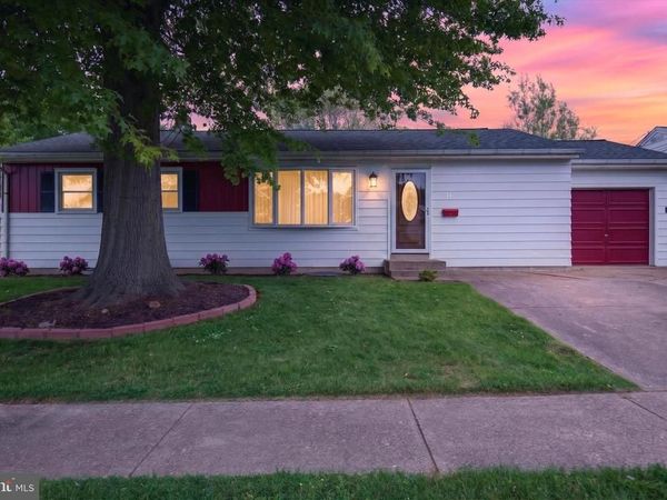 11 BERKLEY DRIVE , MIDDLETOWN, PA 17057