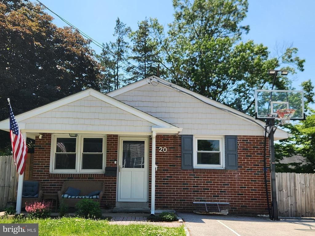 20 CEDAR ROAD , WALLINGFORD, PA 19086