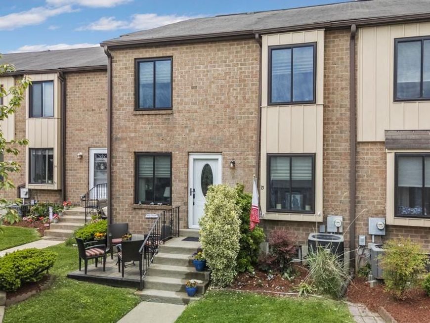 5200 Hilltop Drive , Unit 555, Brookhaven, PA 19015 Main Photo