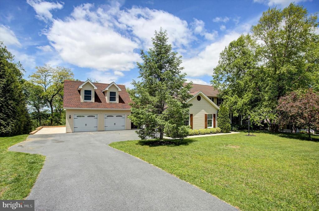 11459 VALLEYWOOD DRIVE , WAYNESBORO, PA 17268