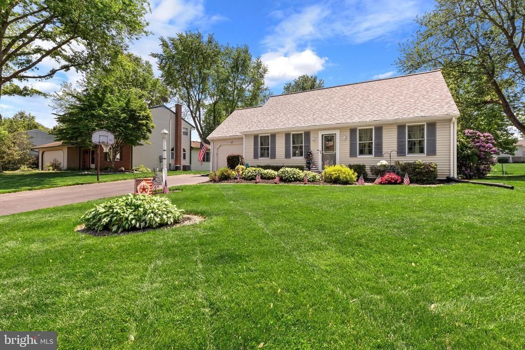 925 INDIAN SPRINGS DRIVE, LANCASTER, PA 17601