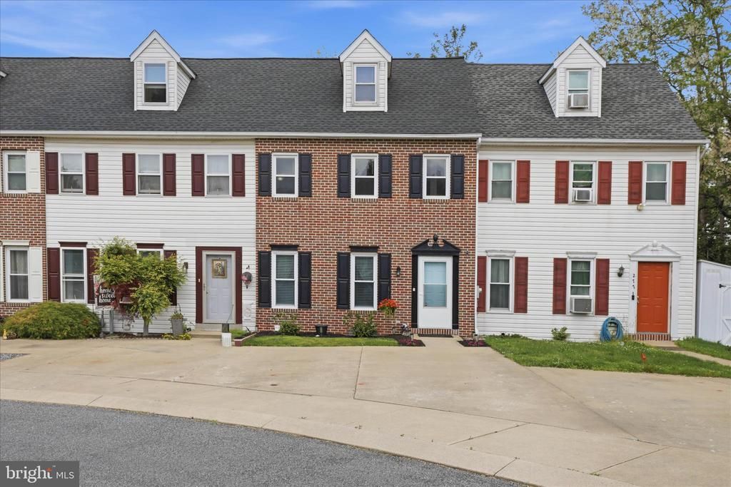 279 HEATHERWOOD DRIVE , EPHRATA, PA 17522