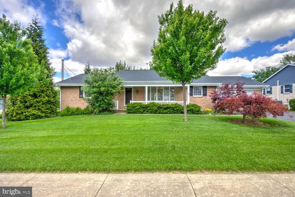13 MEADOW LANE , NEW HOLLAND, PA 17557