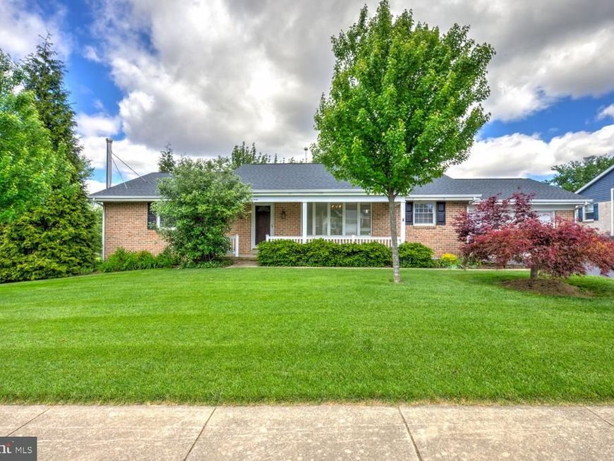 13 Meadow Lane , New Holland, PA 17557 Main Photo