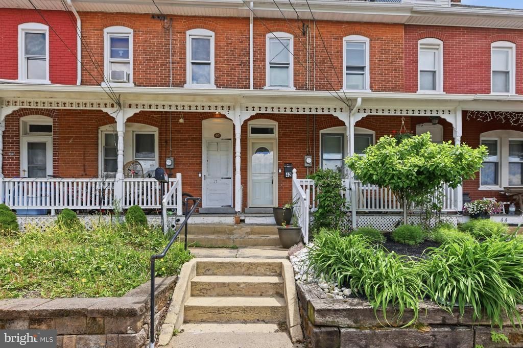 42 W HAMLIN AVENUE , TELFORD, PA 18969
