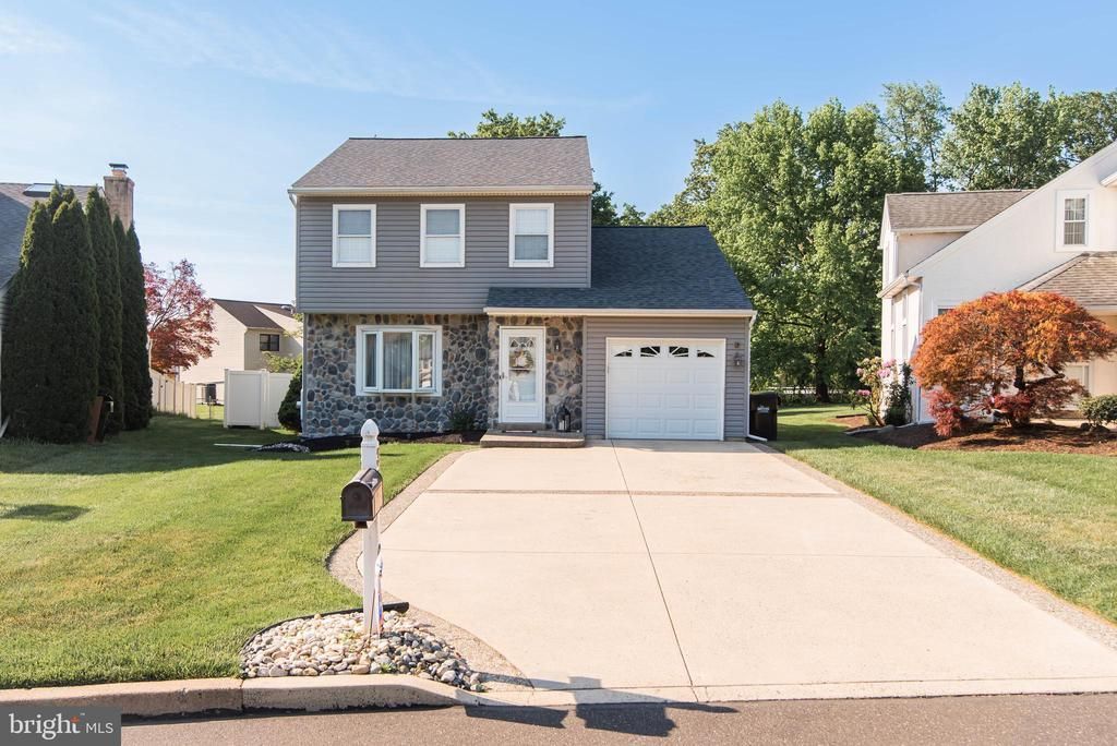 36 PEBBLE DRIVE , HORSHAM, PA 19044
