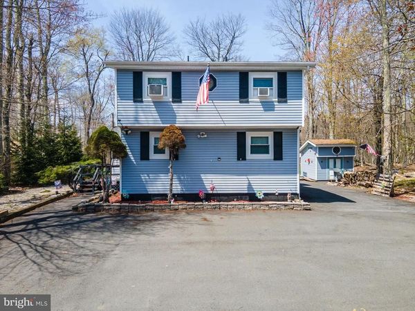 945 COUNTRY PLACE DRIVE , TOBYHANNA, PA 18466