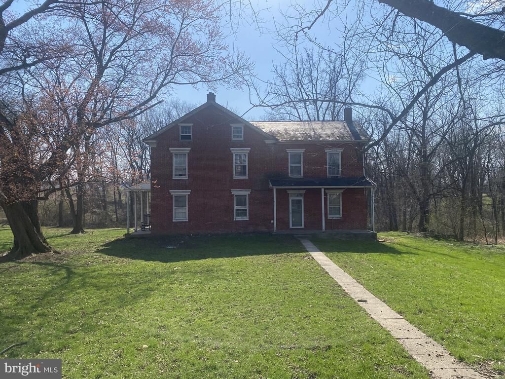3230 PEBBLE RUN DRIVE , DOVER, PA 17315
