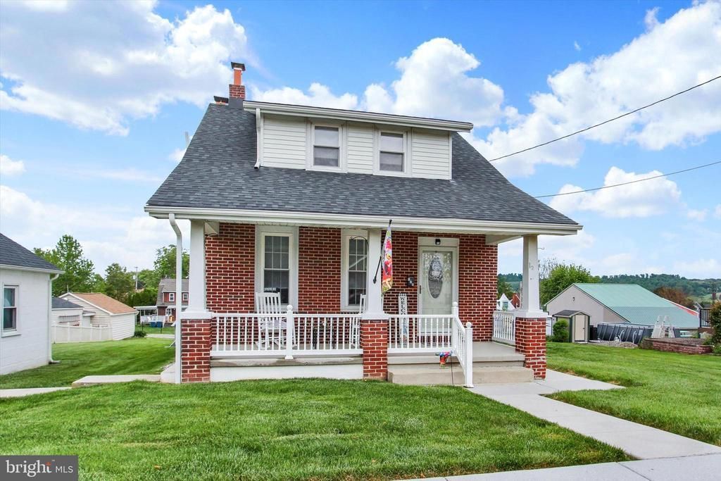 125 N HIGH STREET , SPRING GROVE, PA 17362