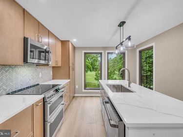 1806 N SHORE COURT, RESTON, VA 20190