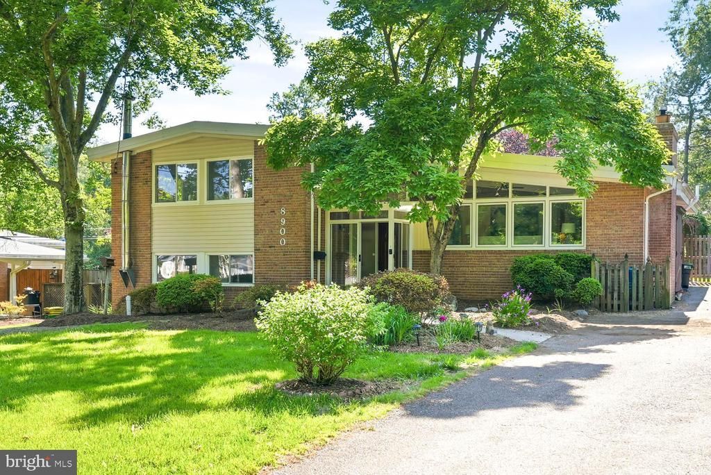 8900 Camfield Drive, Alexandria, VA 22308 Main Photo
