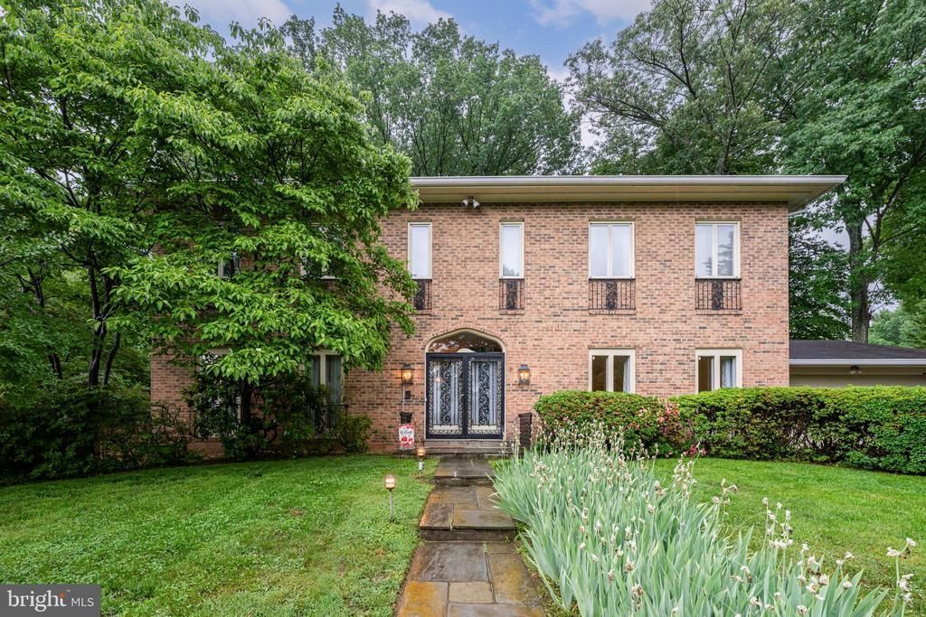 1502 Highwood Drive, McLean, VA 22101 Main Photo
