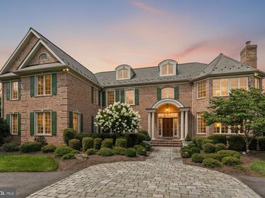 1 DOVECOTE LANE, MALVERN, PA 19355