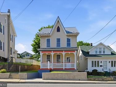 423 W MARKET STREET, ORWIGSBURG, PA 17961