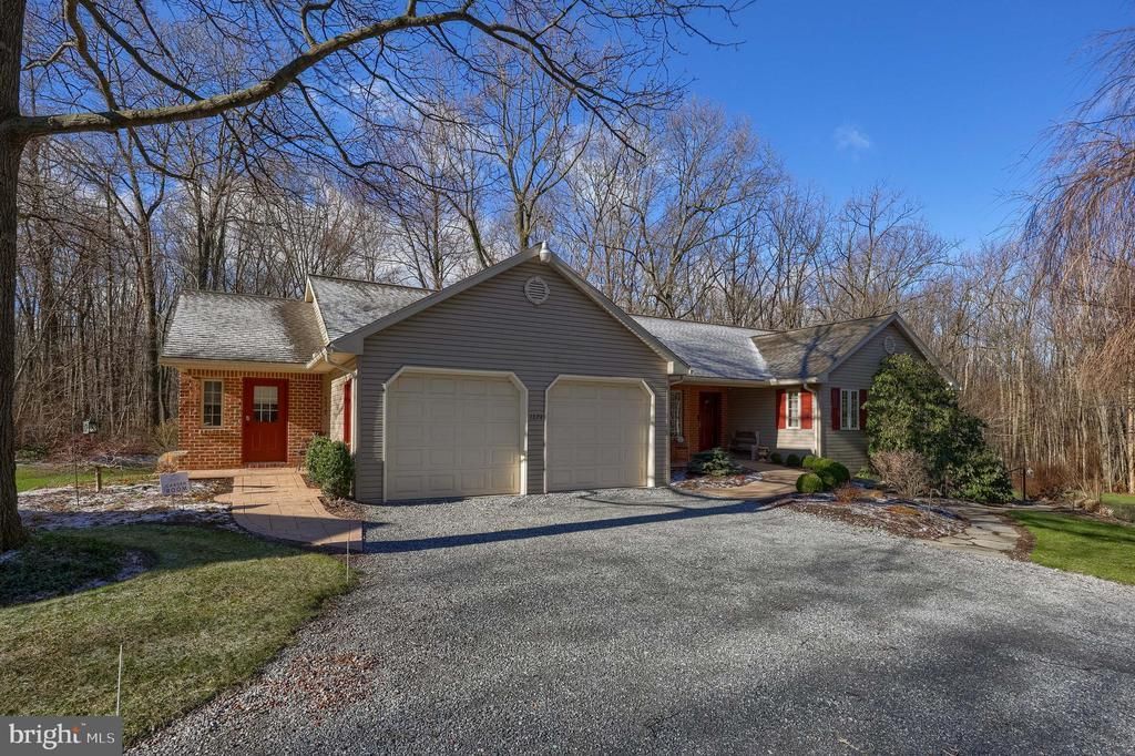 1624 SPRINGVILLE ROAD , NEW HOLLAND, PA 17557