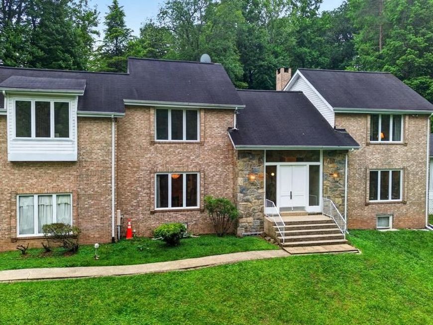 10320 Glen Road, Potomac, MD 20854 Main Photo