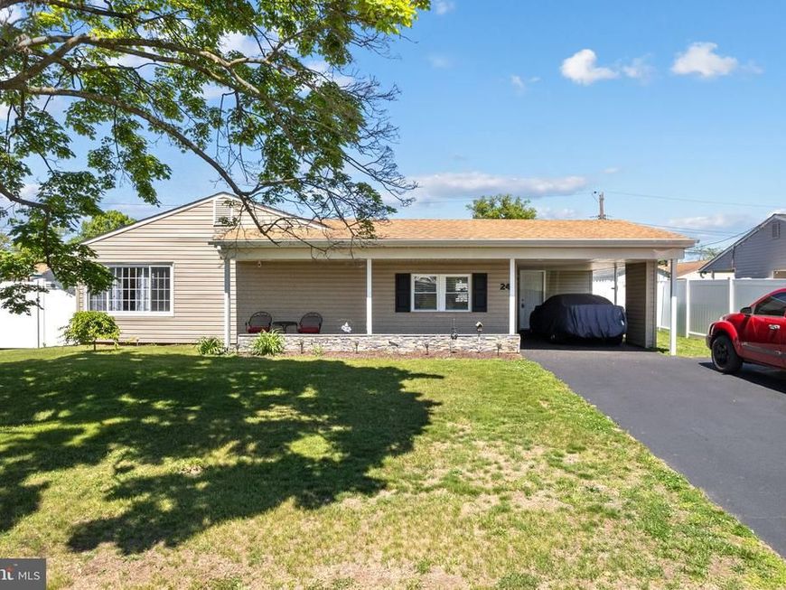 24 Garden Lane , Levittown, PA 19055 Main Photo