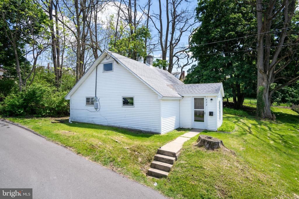 422 E MANCHESTER LANE , BELLEFONTE, PA 16823