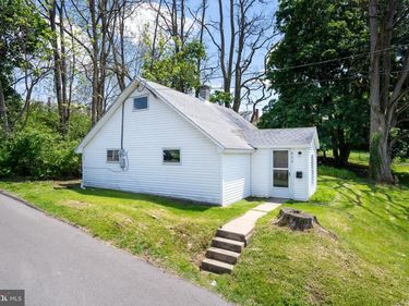 422 E MANCHESTER LANE, BELLEFONTE, PA 16823