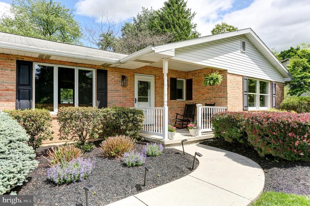 1082 TRAIL ROAD , HUMMELSTOWN, PA 17036
