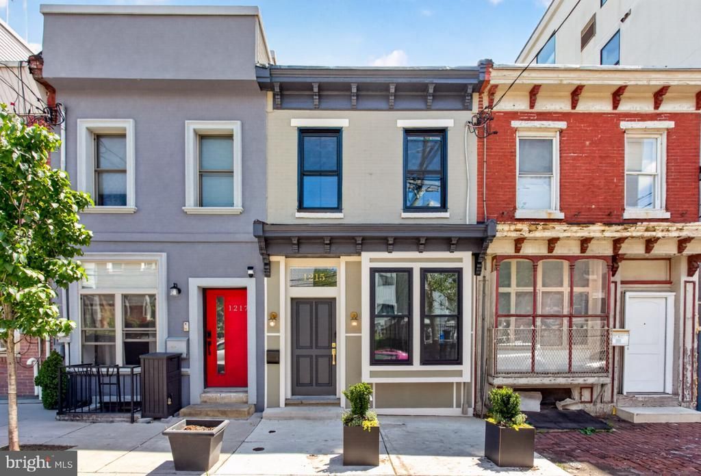 1215 N LECOUNT STREET , PHILADELPHIA, PA 19121