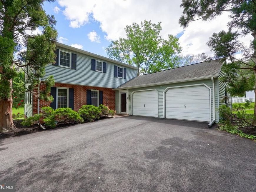 2105 Southbrook Drive, York, PA 17403 Main Photo