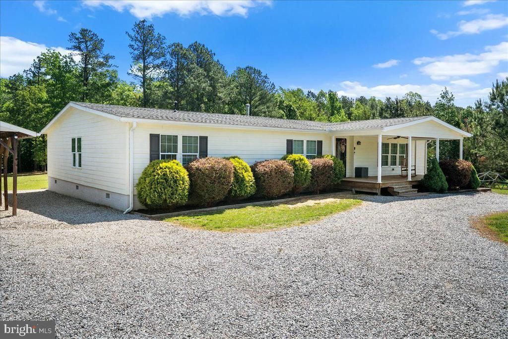 523 THREE FLAGS DRIVE , KENBRIDGE, VA 23944