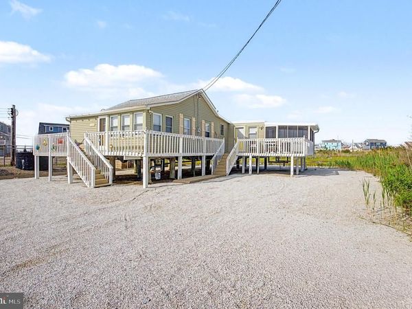 1022 SOUTH GREEN STREET, TUCKERTON, NJ 08087