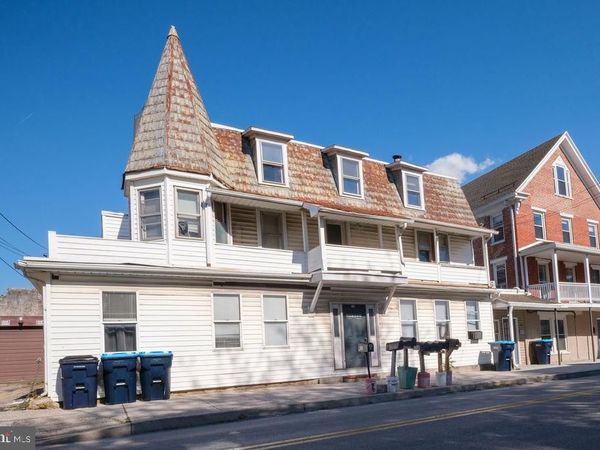 3 N MAIN STREET , STEWARTSTOWN, PA 17363