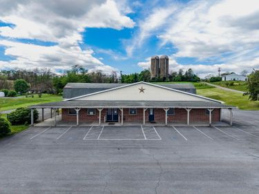 1446 HOLLY PIKE, CARLISLE, PA 17015