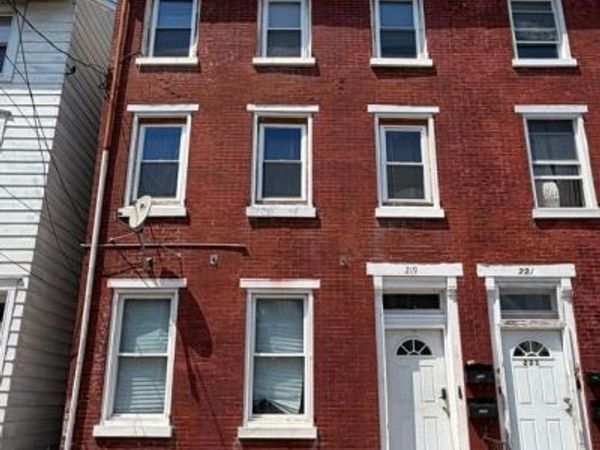 219 E BROAD STREET , BURLINGTON, NJ 08016