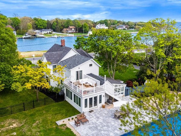 96 Lake Avenue , Center Moriches, NY 11934
