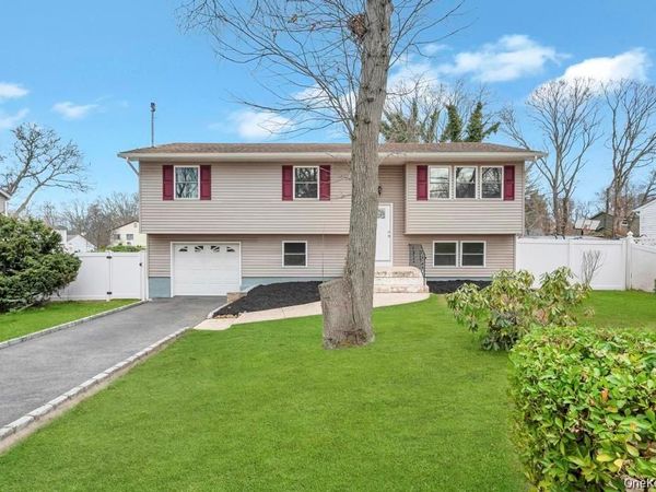 339 Avenue B , Ronkonkoma, NY 11779