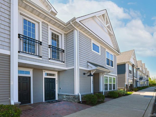 416 White Rose Lane , East Meadow, NY 11554
