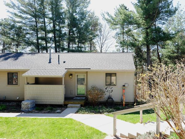 11255 Fort Road E, Unit H1, Suttons Bay, MI 49682