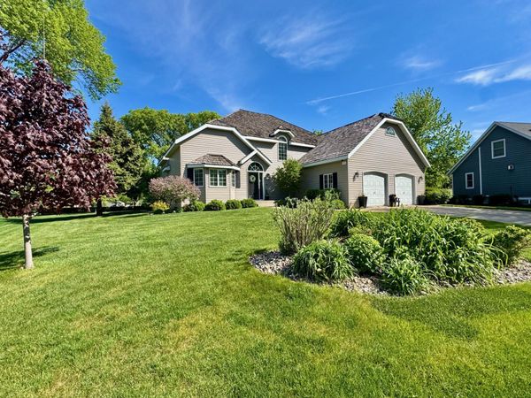 1203 Parkside Drive, Marshall, MN 56258