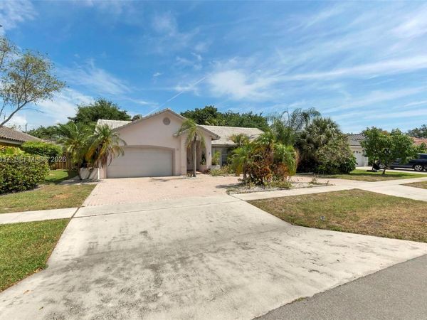 23288 Boca Chica Cir , Boca Raton, FL 33433